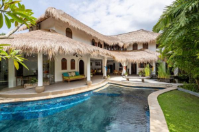 Tropical Private Pool Villa Seminyak - Elina